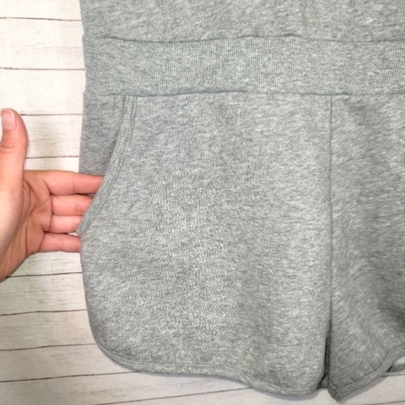 Urban Outfitters BDG Bubbalicious Grey Muscle Sweatshirt Romper, sz Medium - Picture 5 of 12